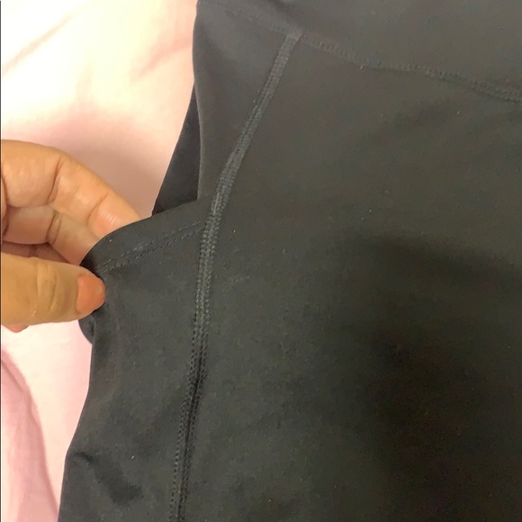 Dry tech leggings with 2 side pockets!! - Picture 2 of 6